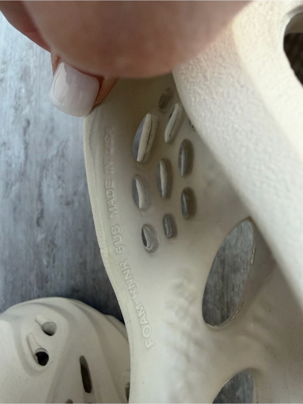Yeezy Foam Rnnr Clogs Cream/Off-White Men’s View 6